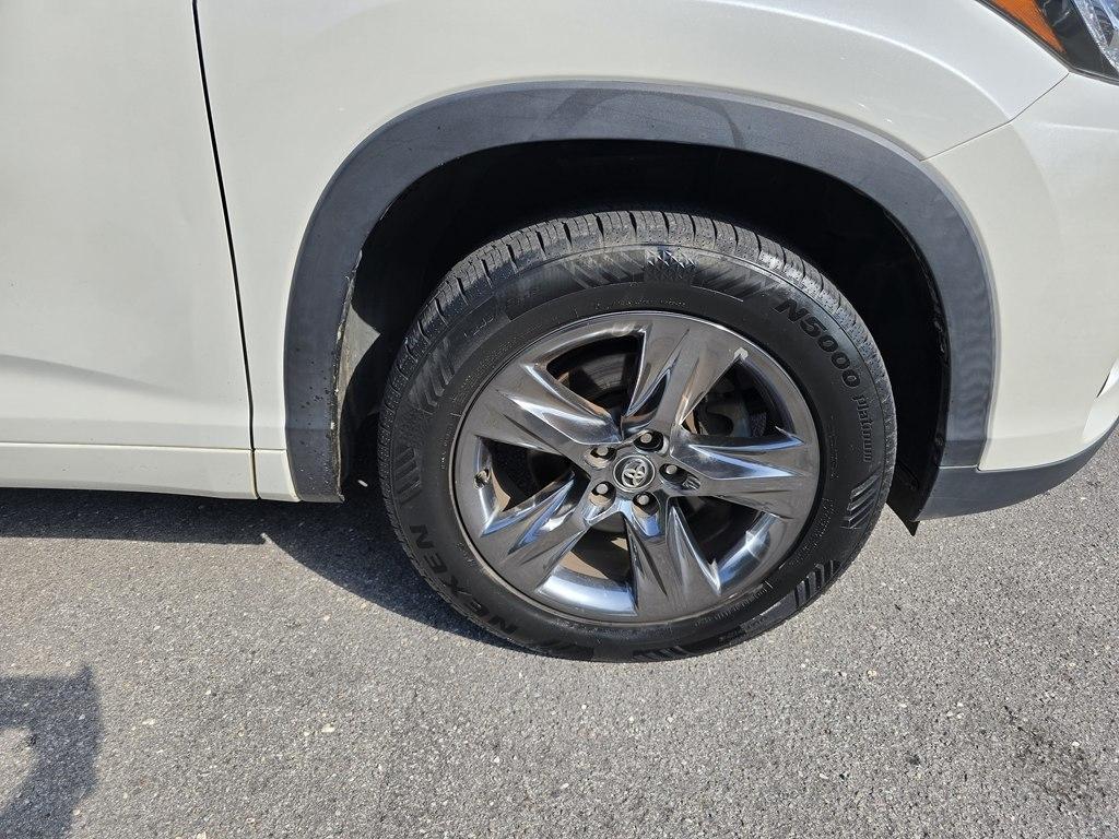 Toyota Highlander Limited V6 FWD (Natl) 2017