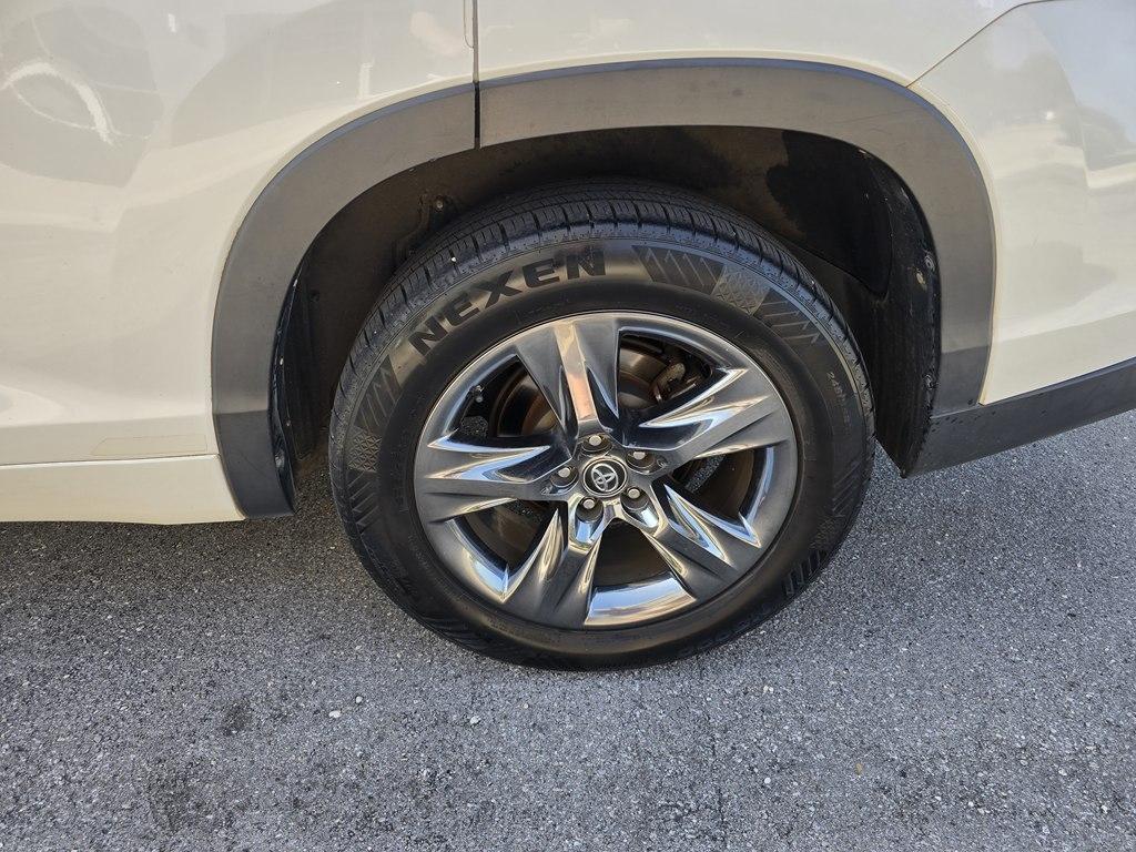 Toyota Highlander Limited V6 FWD (Natl) 2017