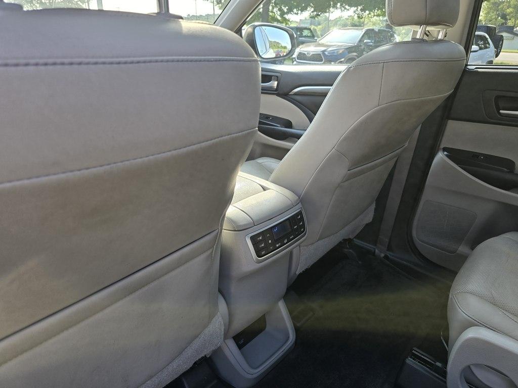 Toyota Highlander Limited V6 FWD (Natl) 2017