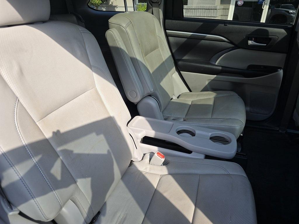 Toyota Highlander Limited V6 FWD (Natl) 2017