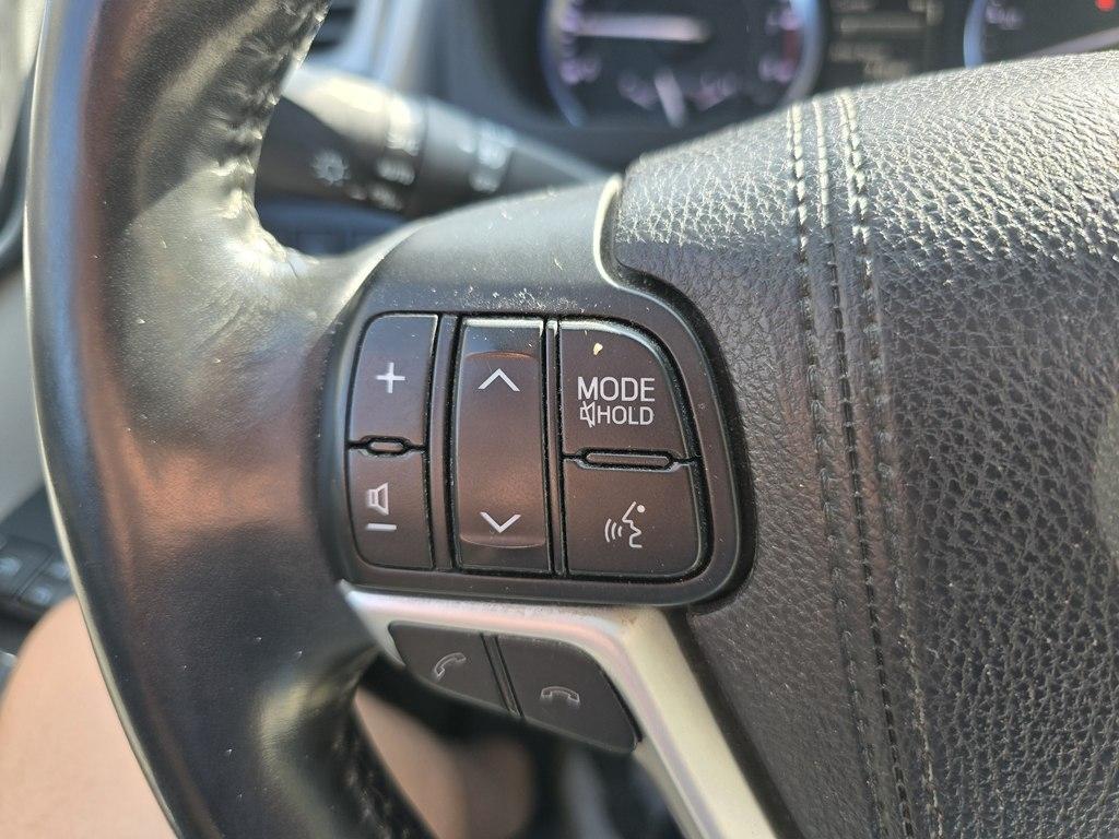Toyota Highlander Limited V6 FWD (Natl) 2017
