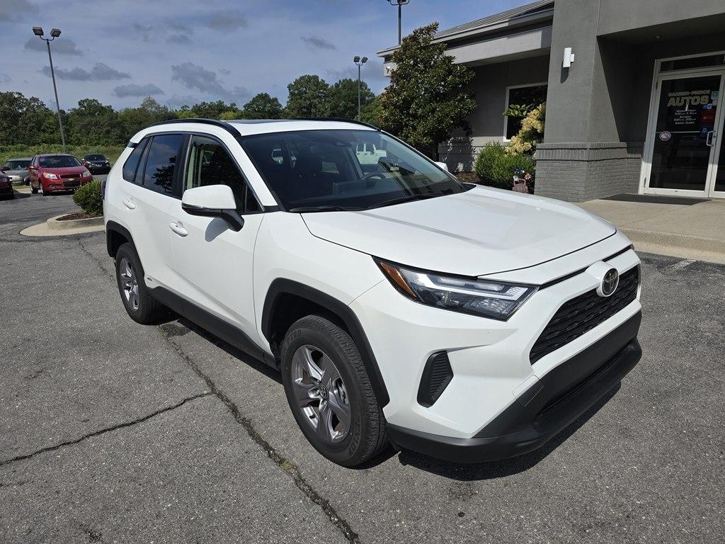 Toyota RAV4 Hybrid XLE AWD (Natl) 2025