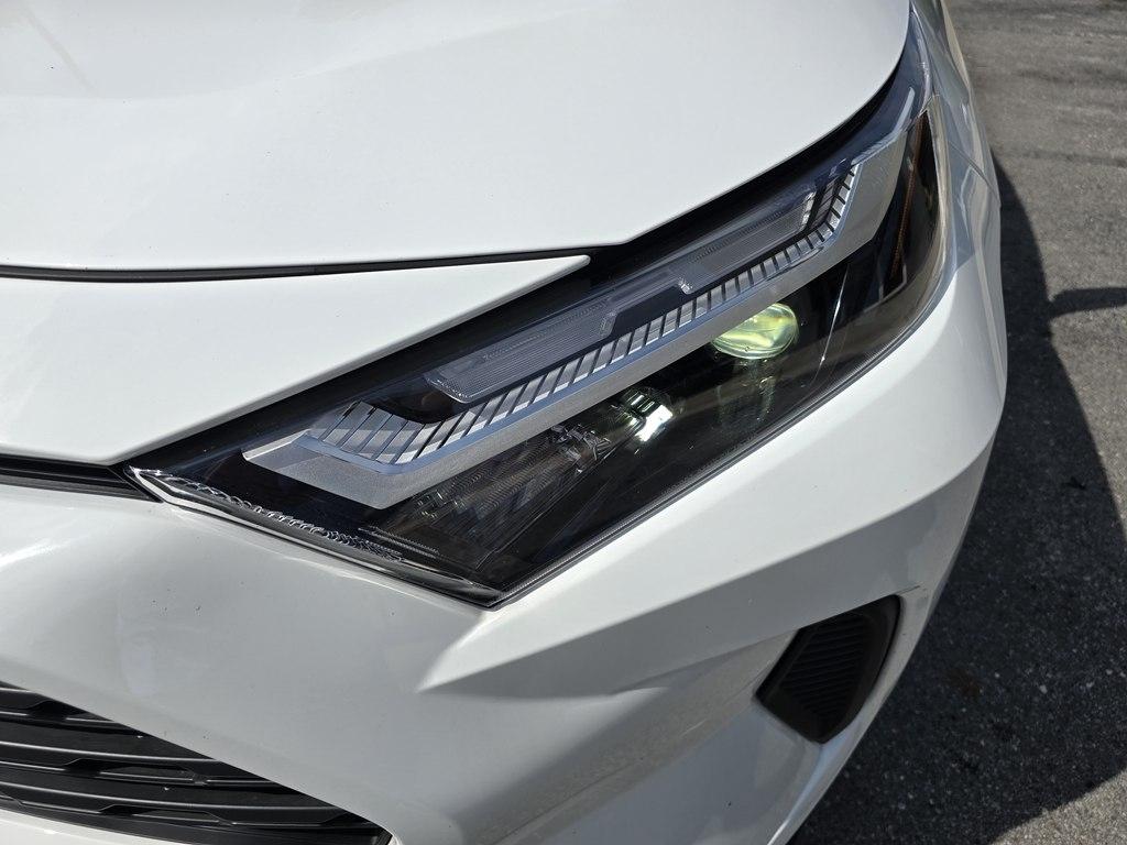 Toyota RAV4 Hybrid XLE AWD (Natl) 2025