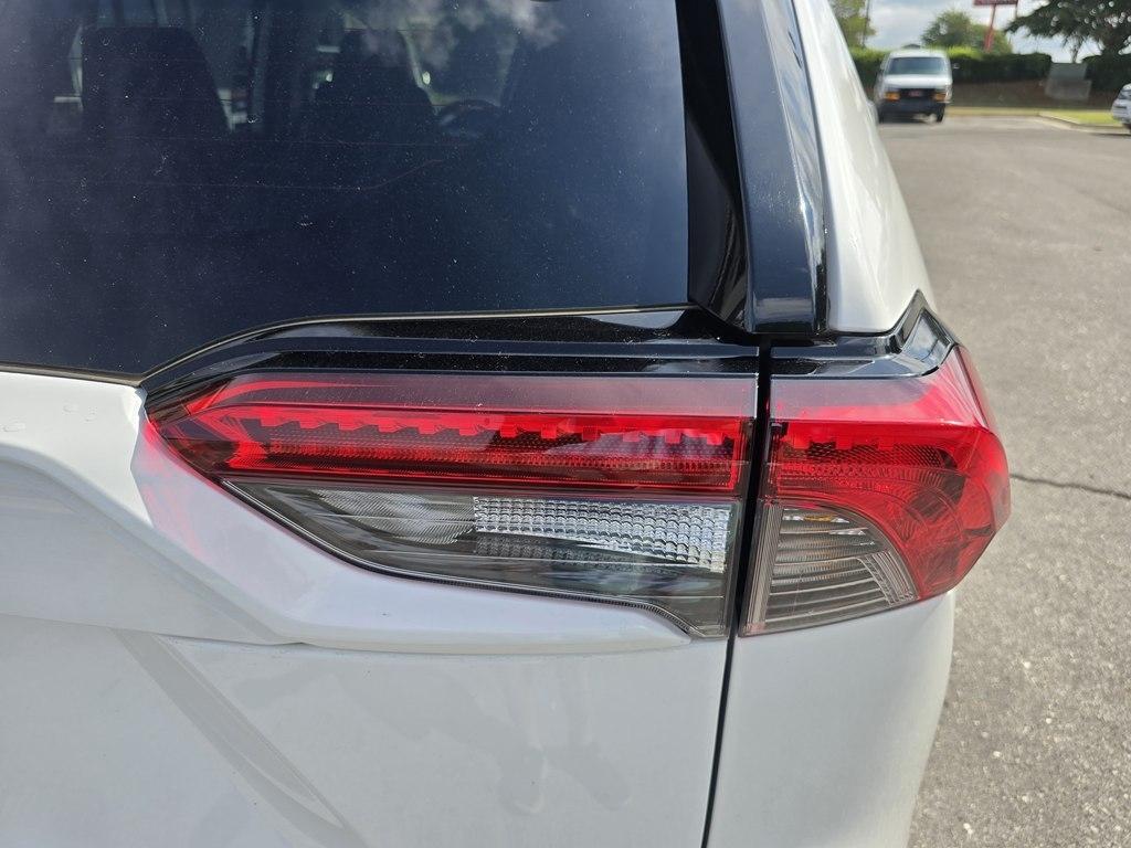 Toyota RAV4 Hybrid XLE AWD (Natl) 2025