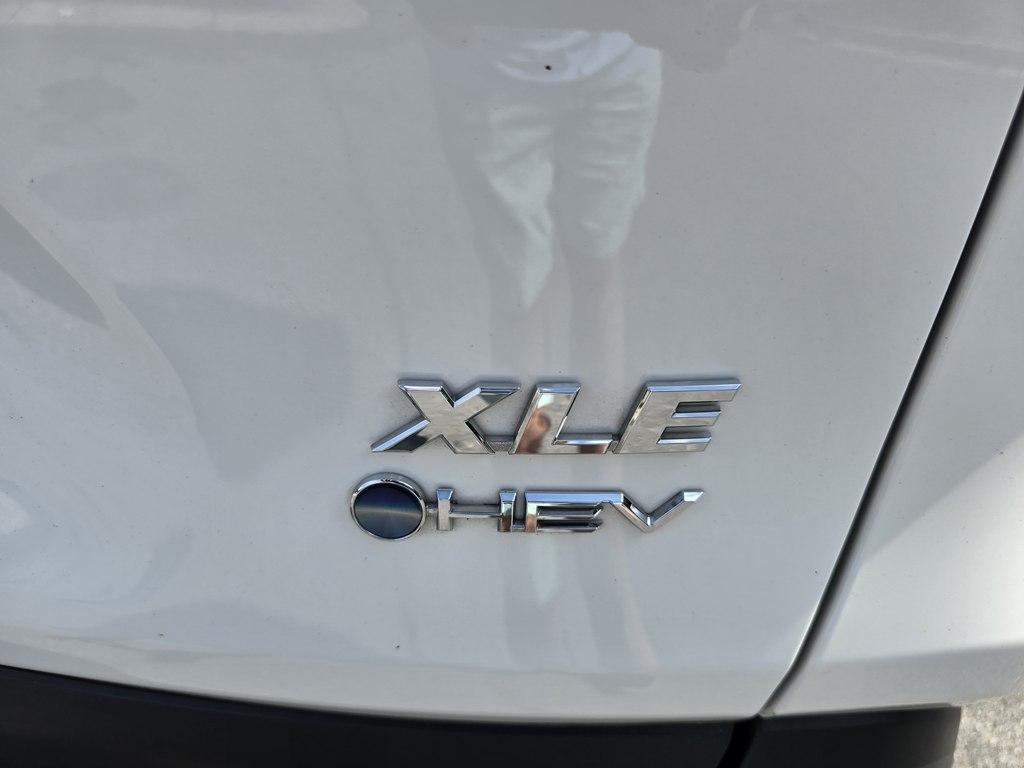 Toyota RAV4 Hybrid XLE AWD (Natl) 2025