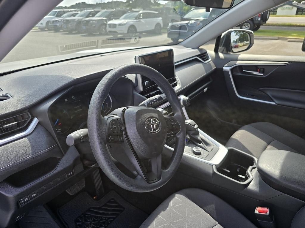 Toyota RAV4 Hybrid XLE AWD (Natl) 2025