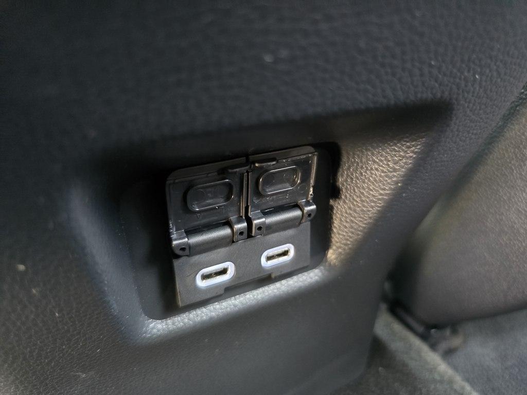 Toyota RAV4 Hybrid XLE AWD (Natl) 2025