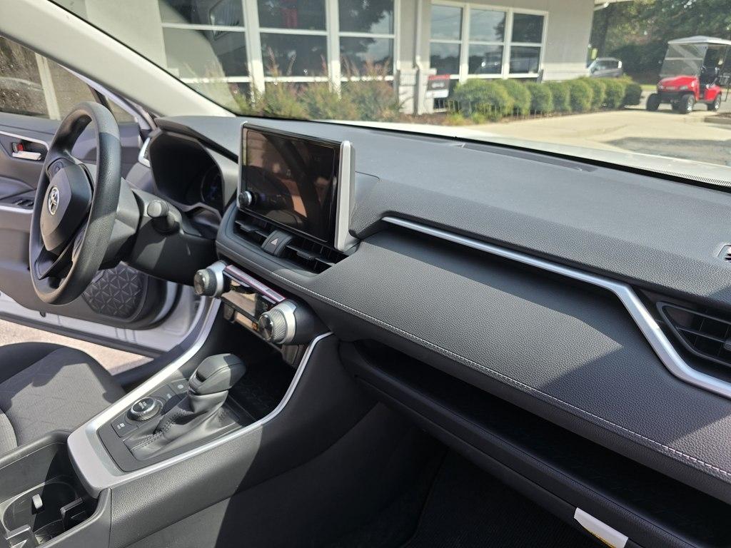 Toyota RAV4 Hybrid XLE AWD (Natl) 2025