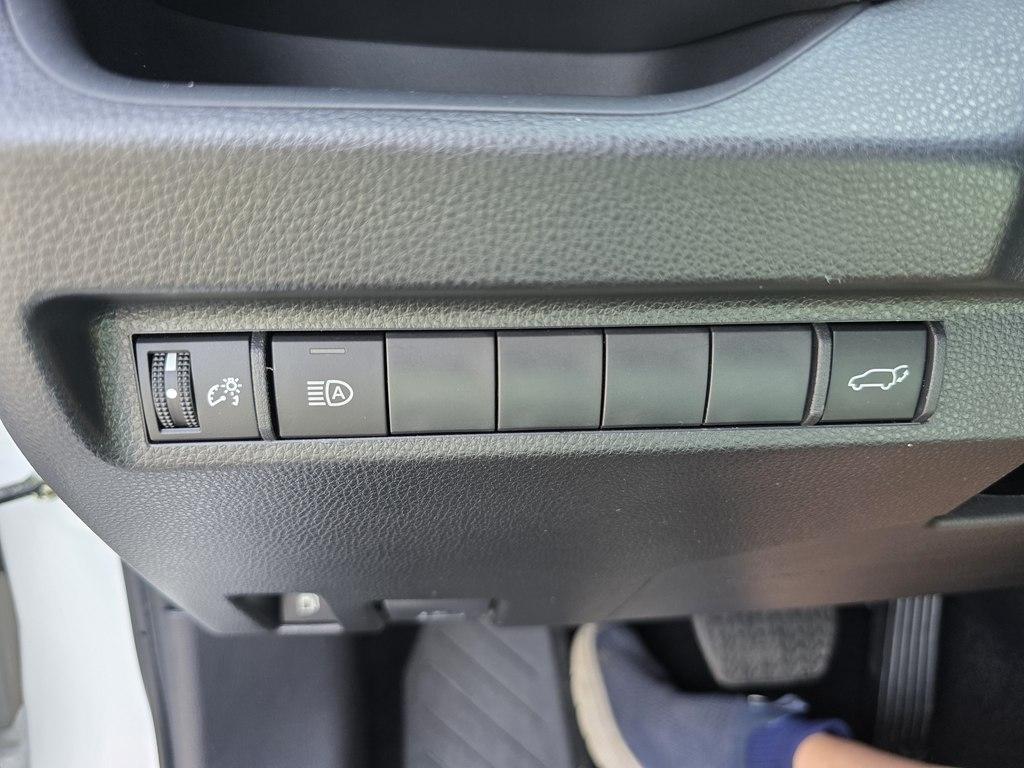 Toyota RAV4 Hybrid XLE AWD (Natl) 2025