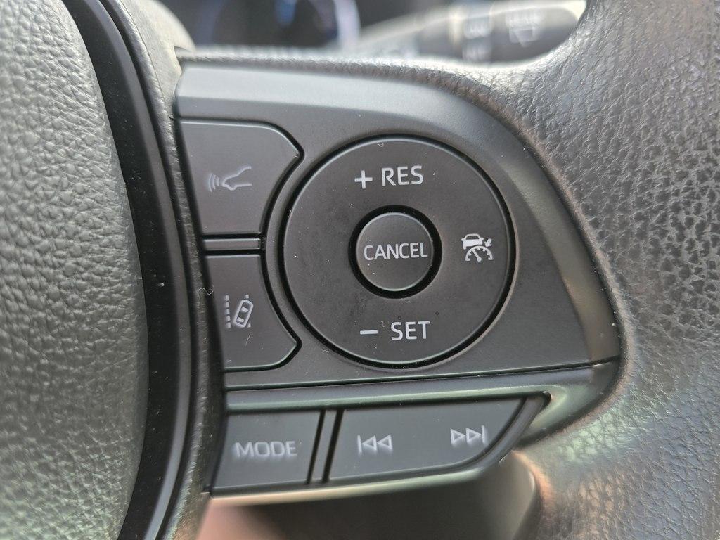 Toyota RAV4 Hybrid XLE AWD (Natl) 2025