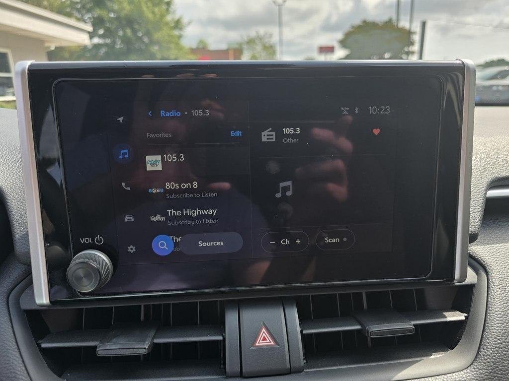 Toyota RAV4 Hybrid XLE AWD (Natl) 2025