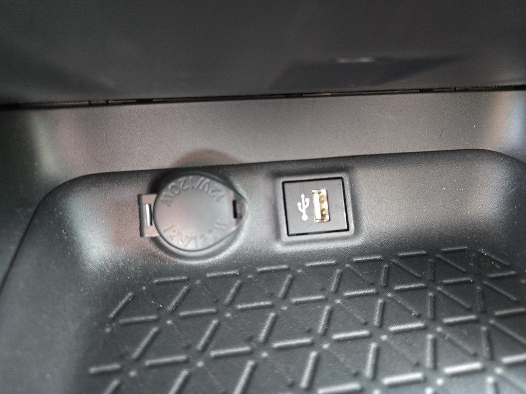 Toyota RAV4 Hybrid XLE AWD (Natl) 2025