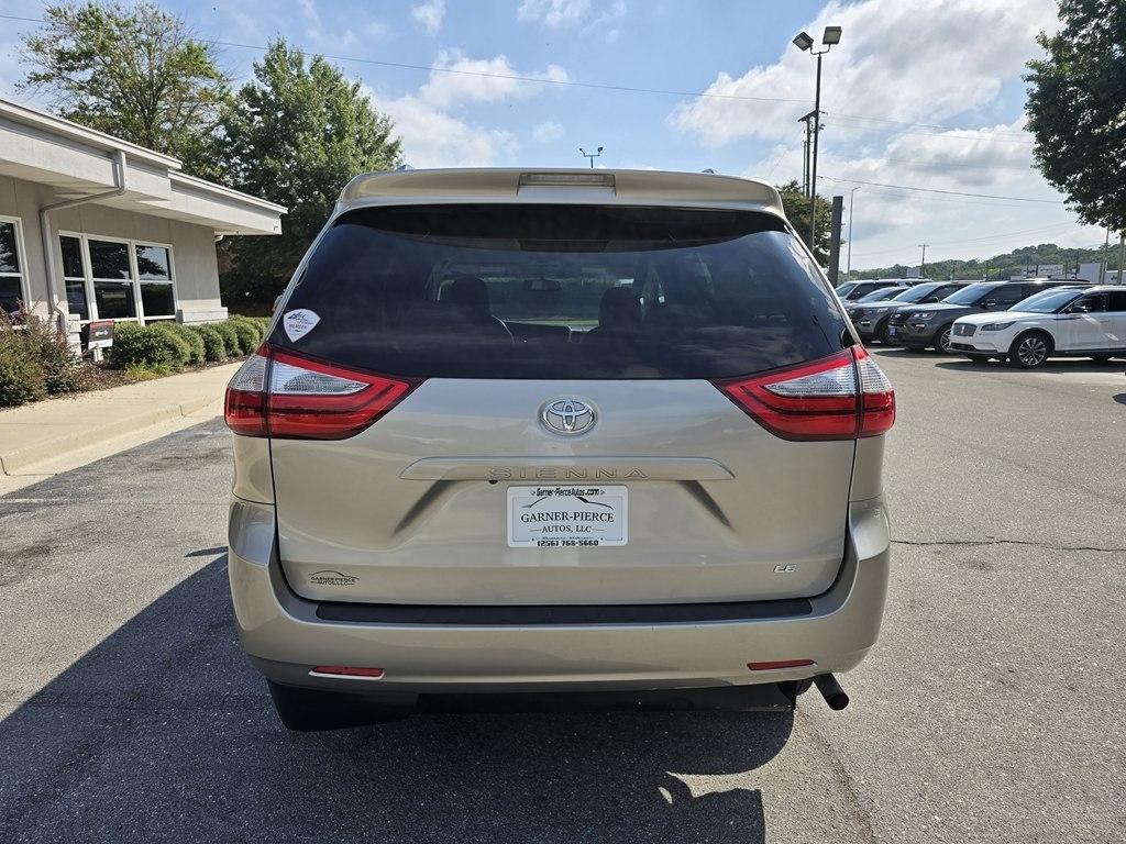 Toyota Sienna 5dr 8-Pass Van LE FWD (Natl) 2015