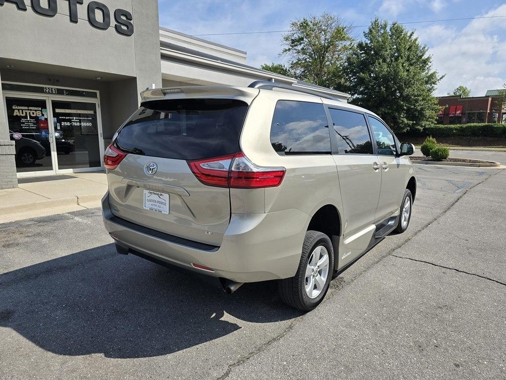 Toyota Sienna 5dr 8-Pass Van LE FWD (Natl) 2015