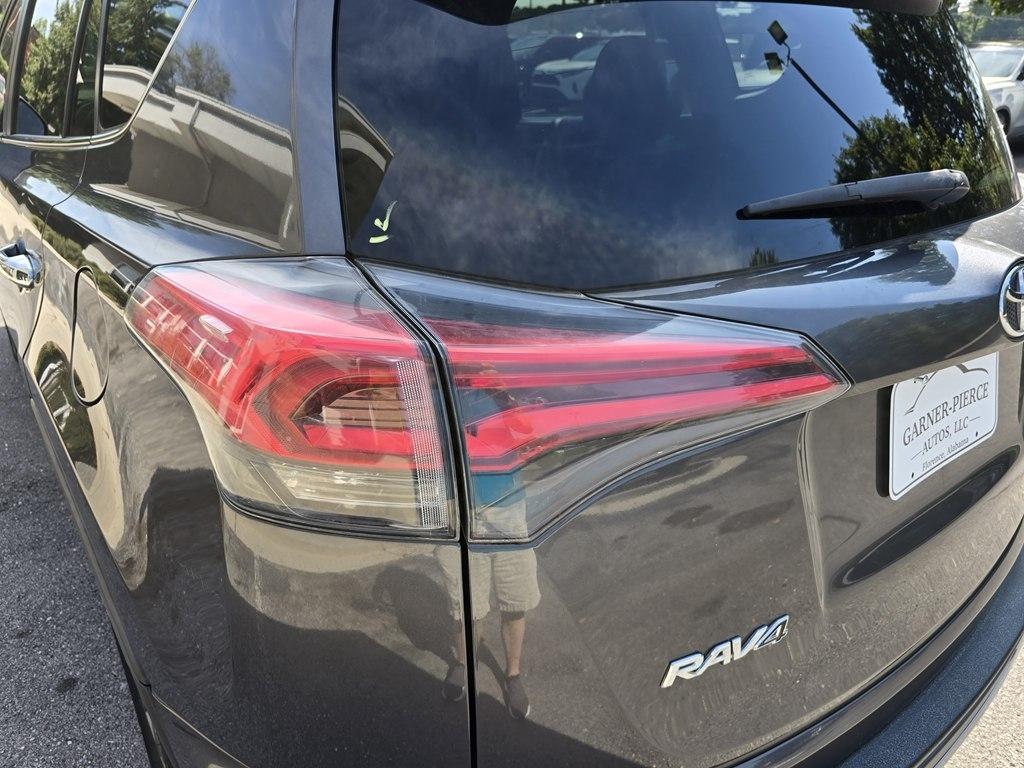 Toyota RAV4 photo 9
