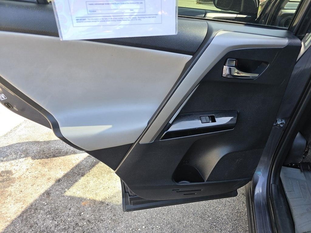 Toyota RAV4 photo 22