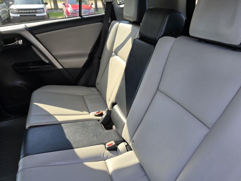 Toyota RAV4 photo 24