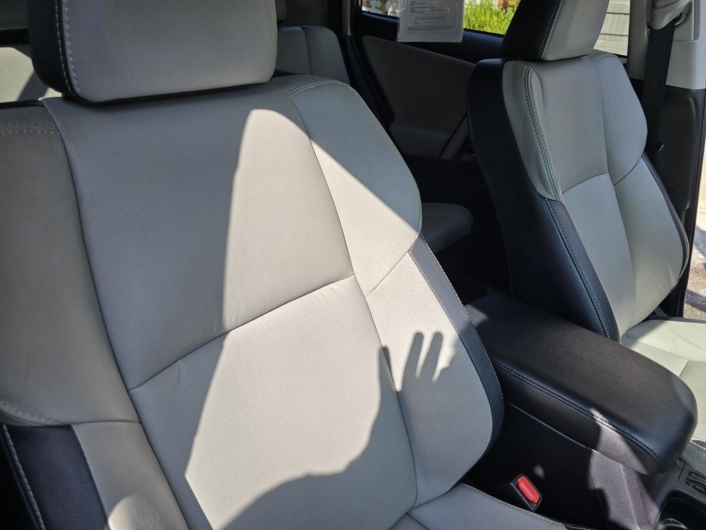Toyota RAV4 photo 30