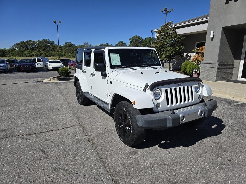 Jeep Wrangler photo 2