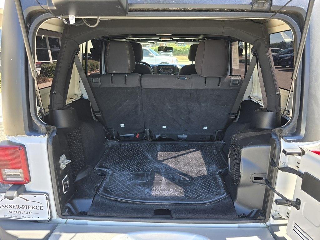 Jeep Wrangler photo 12