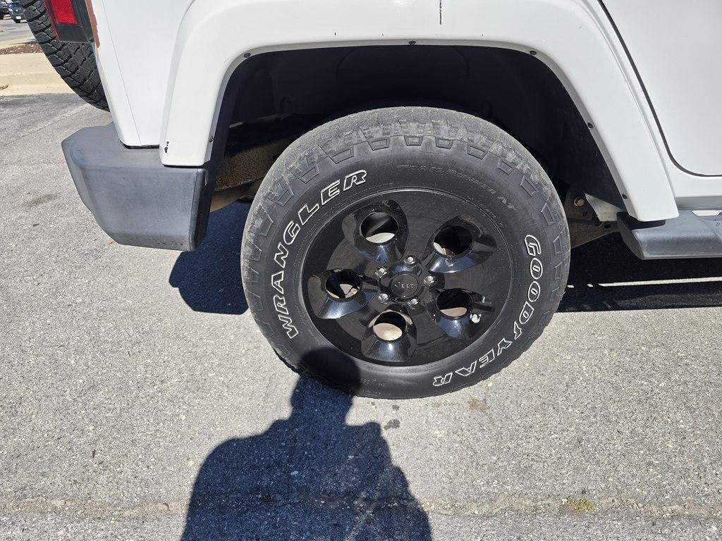 Jeep Wrangler photo 14