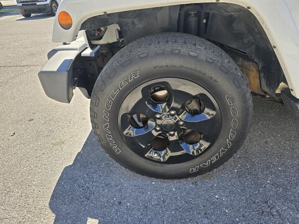 Jeep Wrangler photo 16