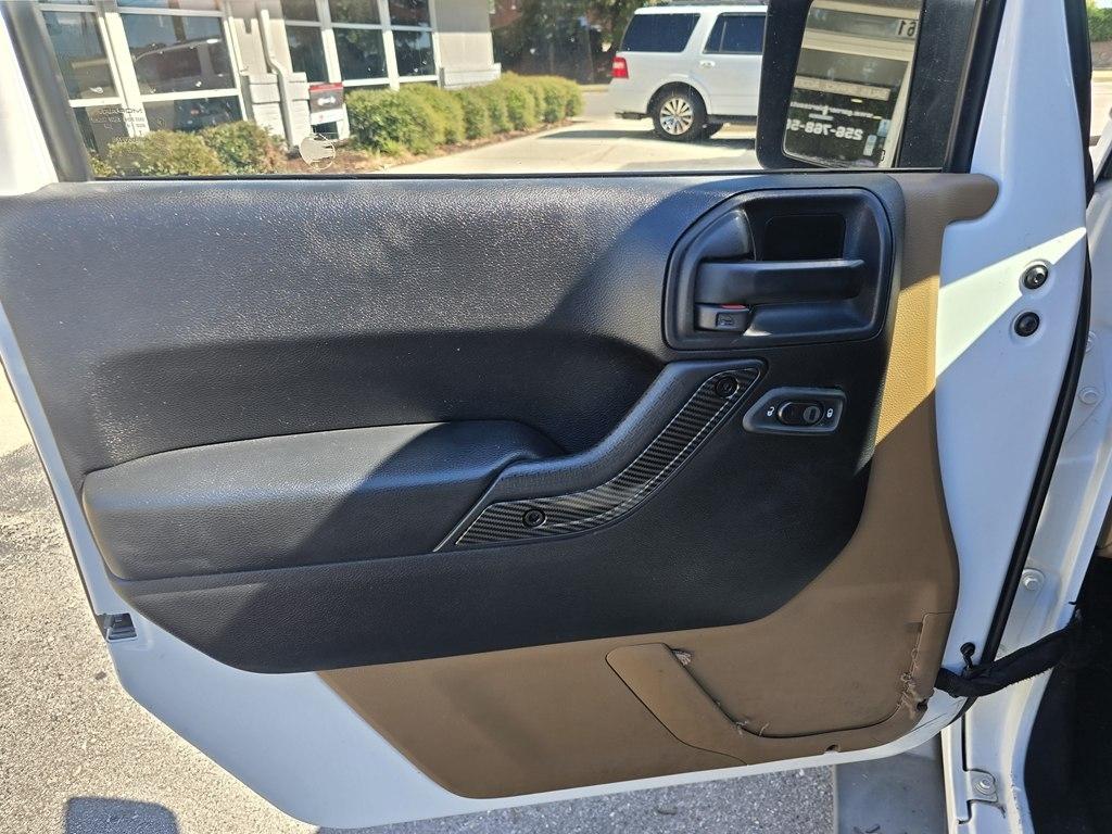 Jeep Wrangler Unlimited 4WD 4dr Sahara 2014