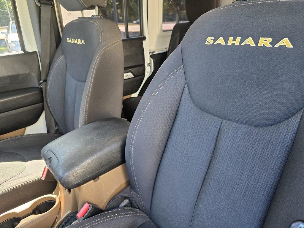 Jeep Wrangler Unlimited 4WD 4dr Sahara 2014