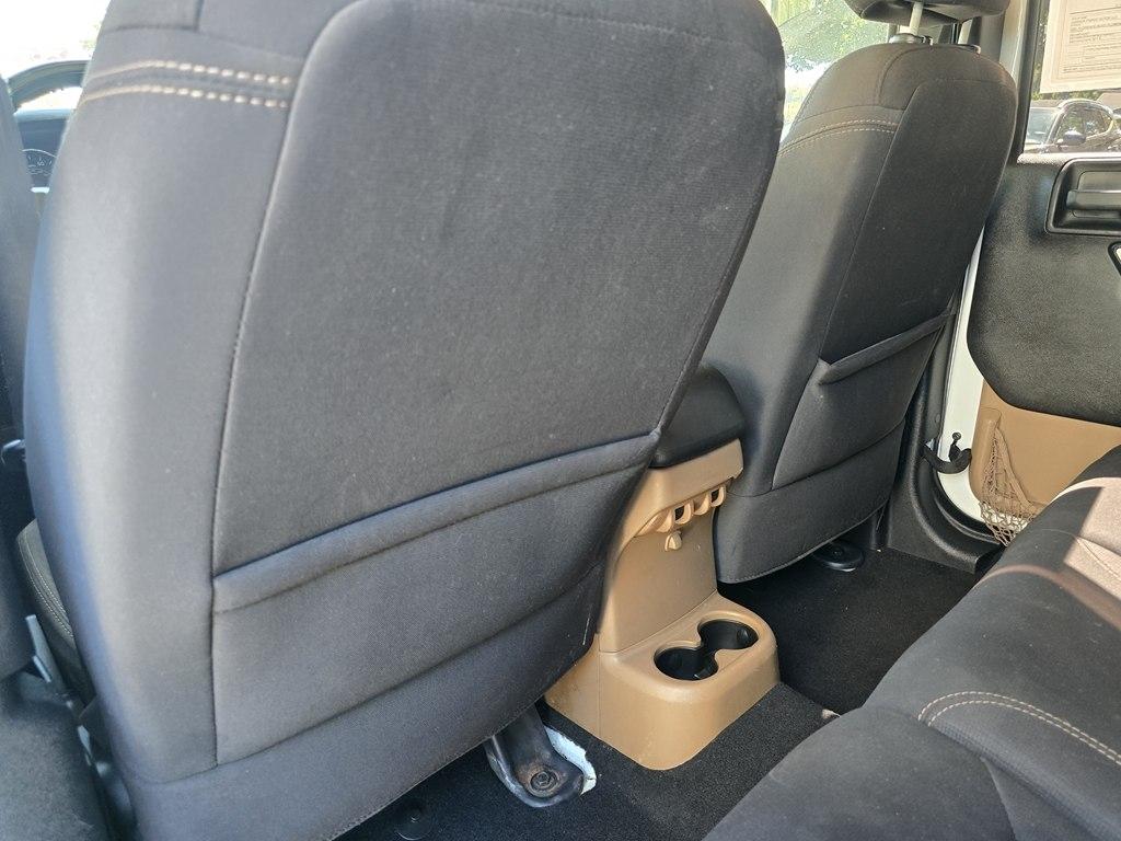 Jeep Wrangler Unlimited 4WD 4dr Sahara 2014