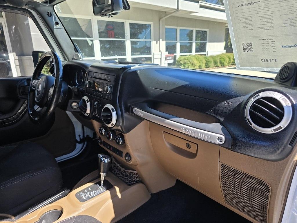 Jeep Wrangler Unlimited 4WD 4dr Sahara 2014
