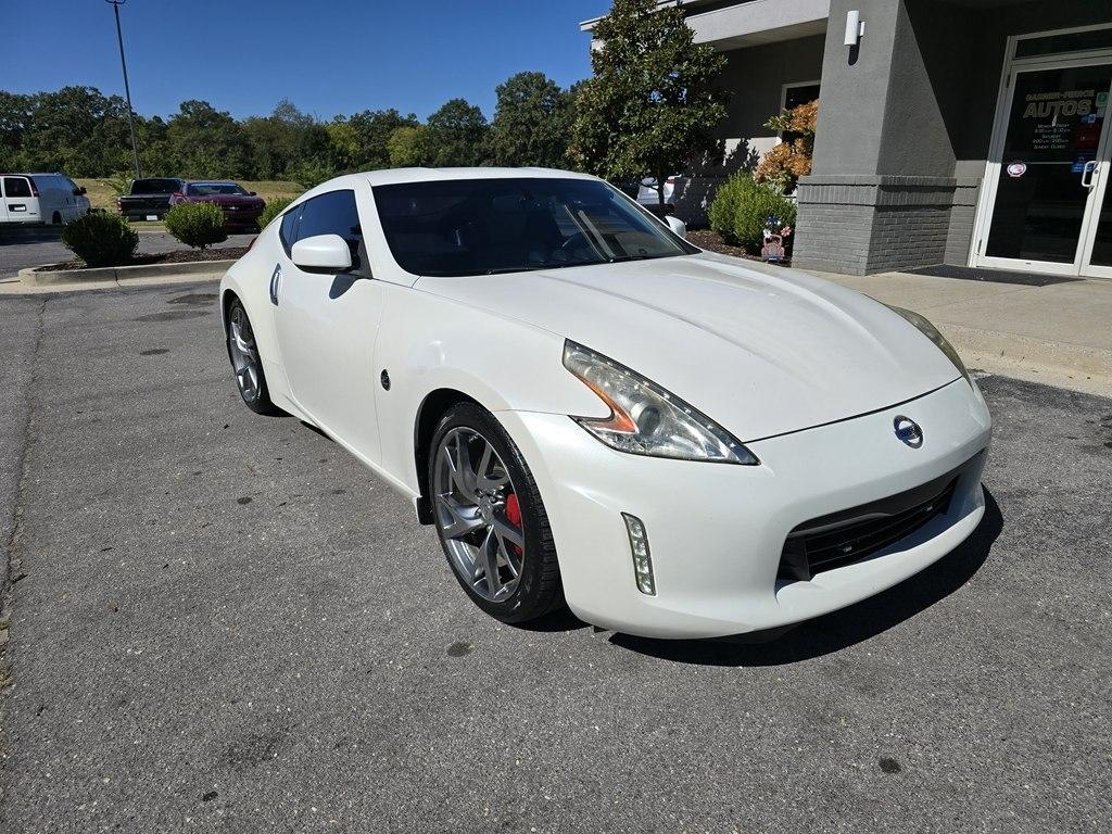 Nissan 370Z photo 2