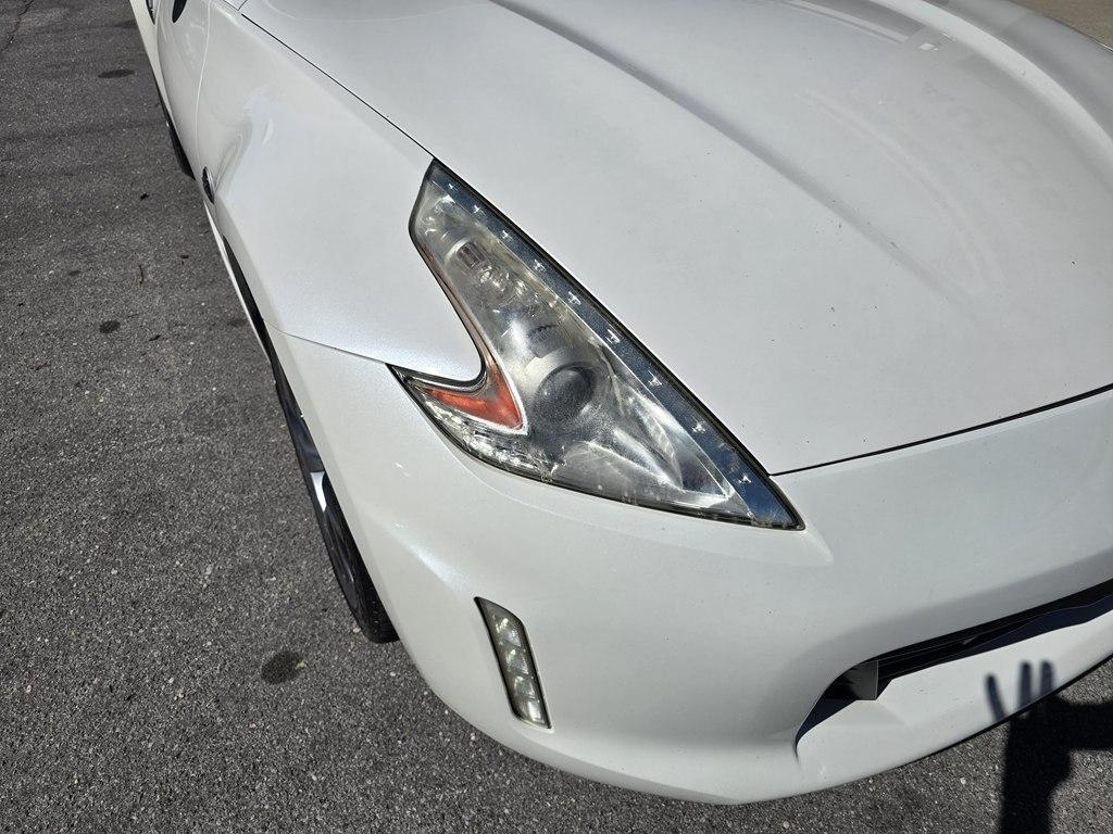 Nissan 370Z photo 3