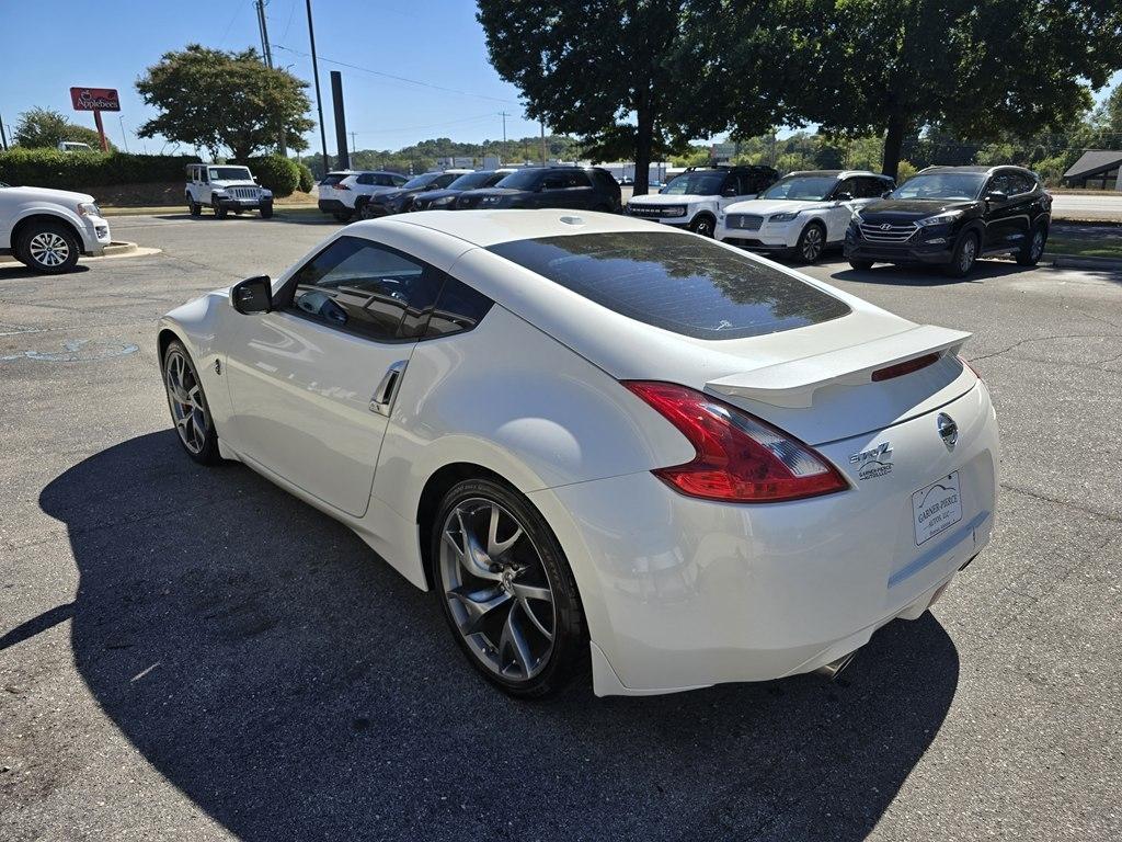 Nissan 370Z photo 8