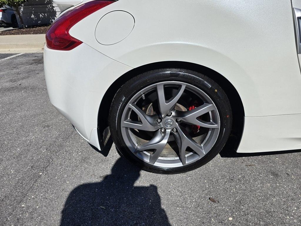 Nissan 370Z photo 14