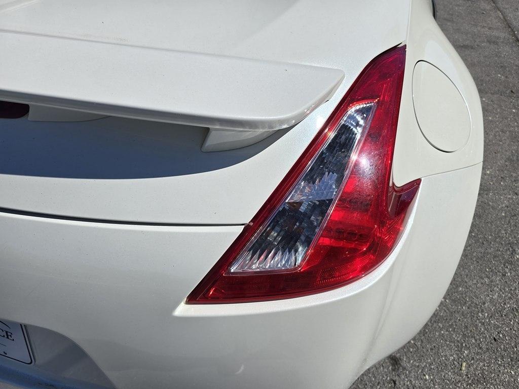 Nissan 370Z 2dr Cpe Auto Touring 2013