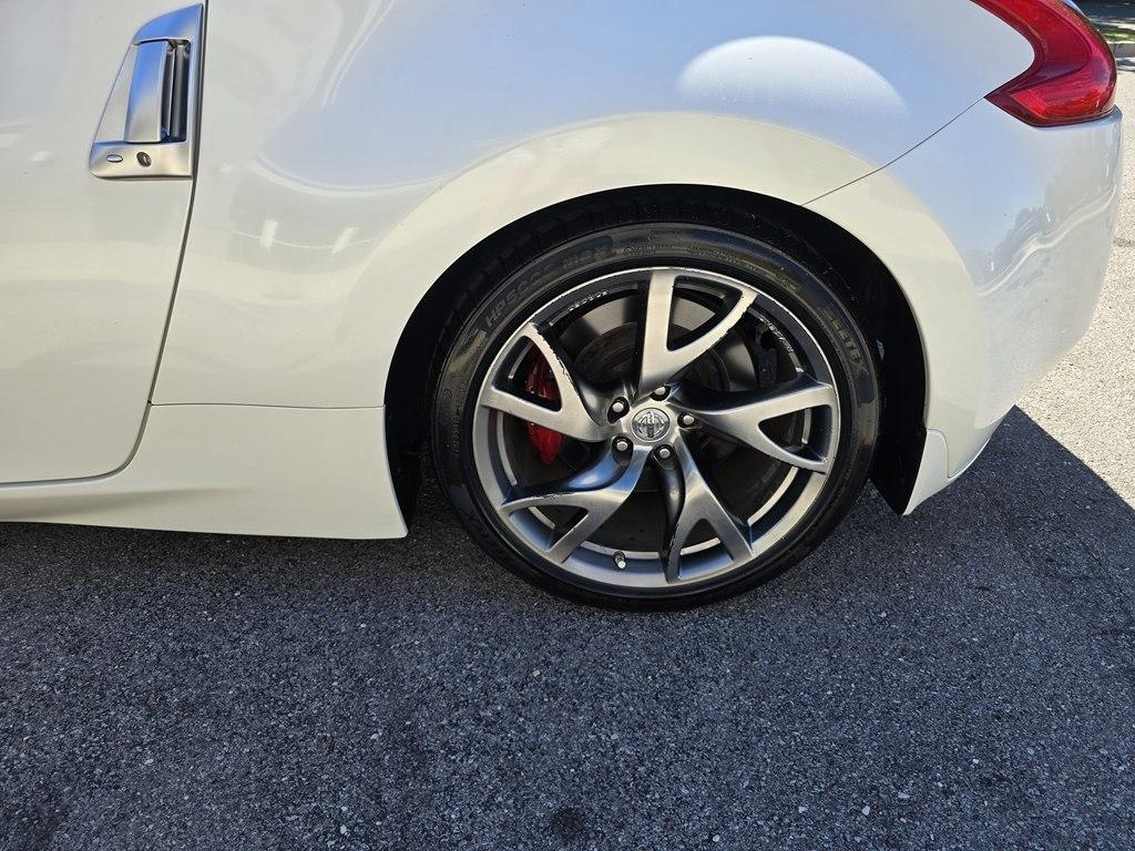 Nissan 370Z 2dr Cpe Auto Touring 2013