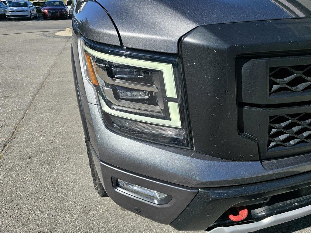 Nissan Titan photo 3