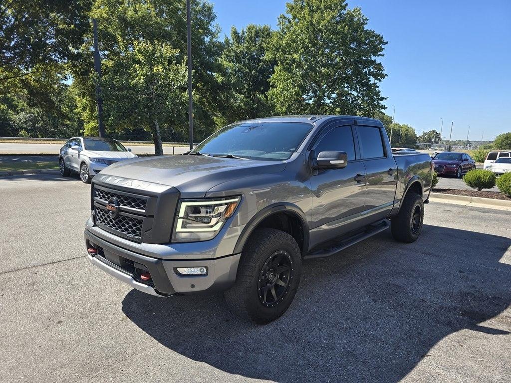 Nissan Titan photo 6