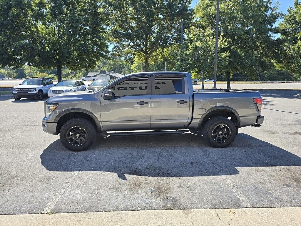 Nissan Titan photo 7