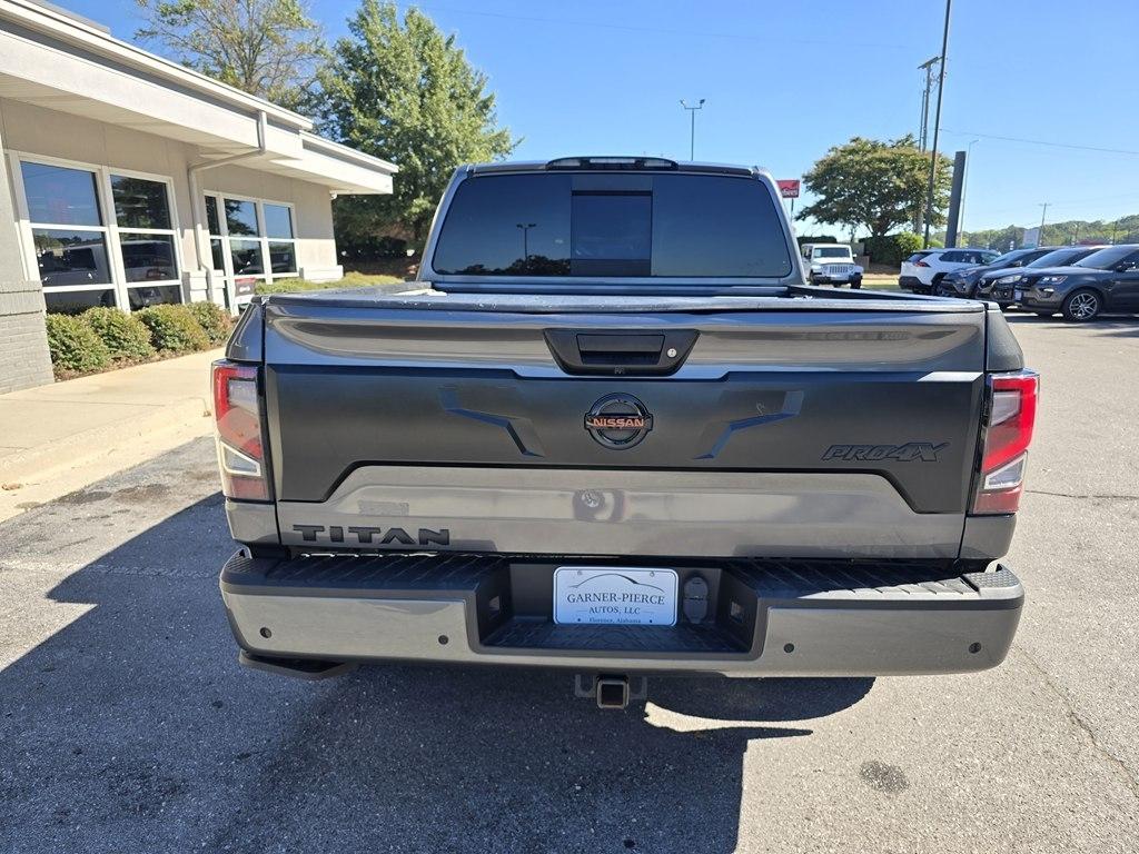 Nissan Titan photo 10
