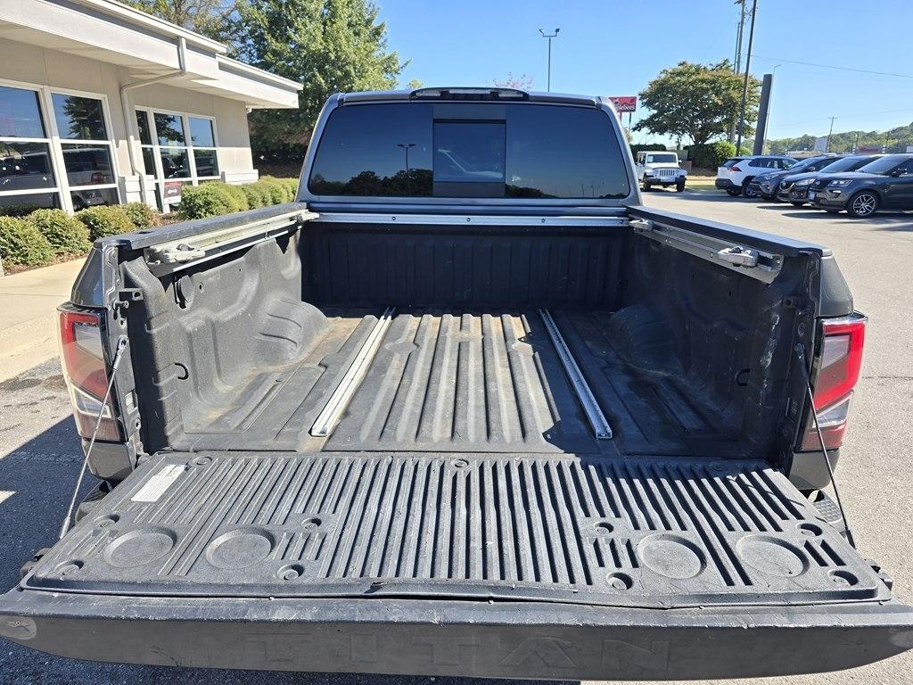 Nissan Titan photo 12