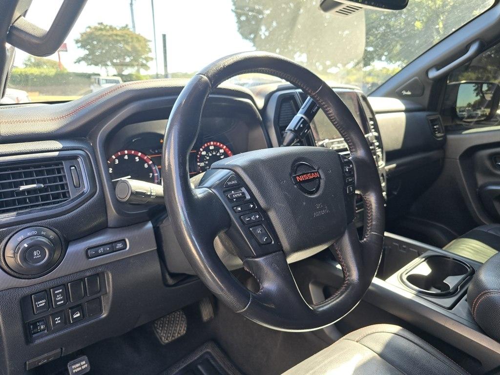 Nissan Titan photo 21