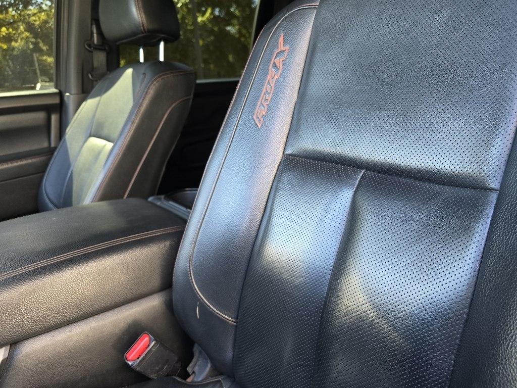 Nissan Titan photo 22