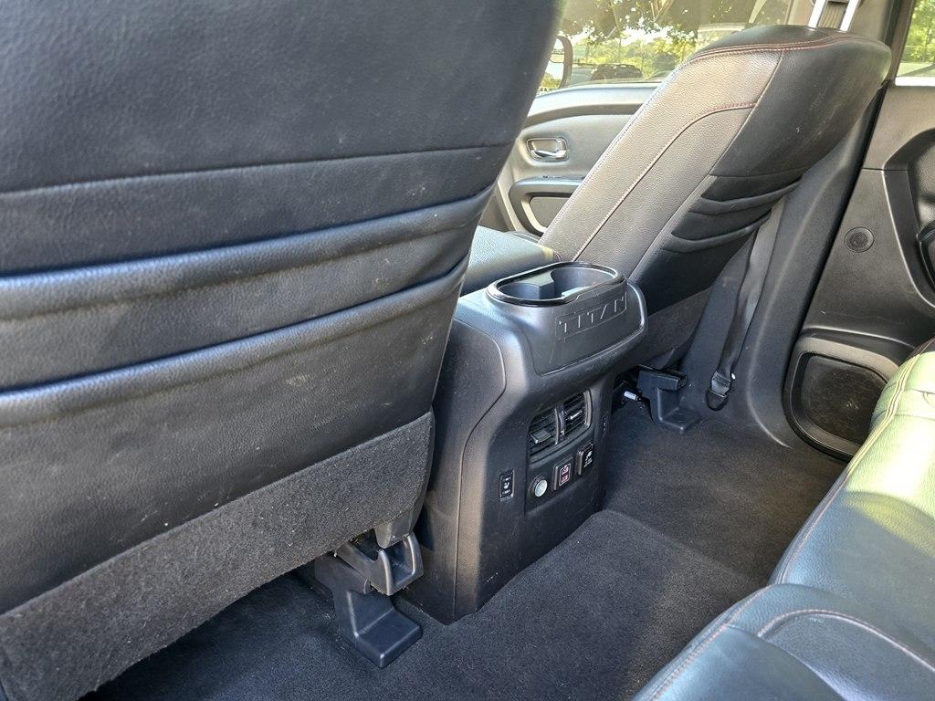 Nissan Titan photo 24