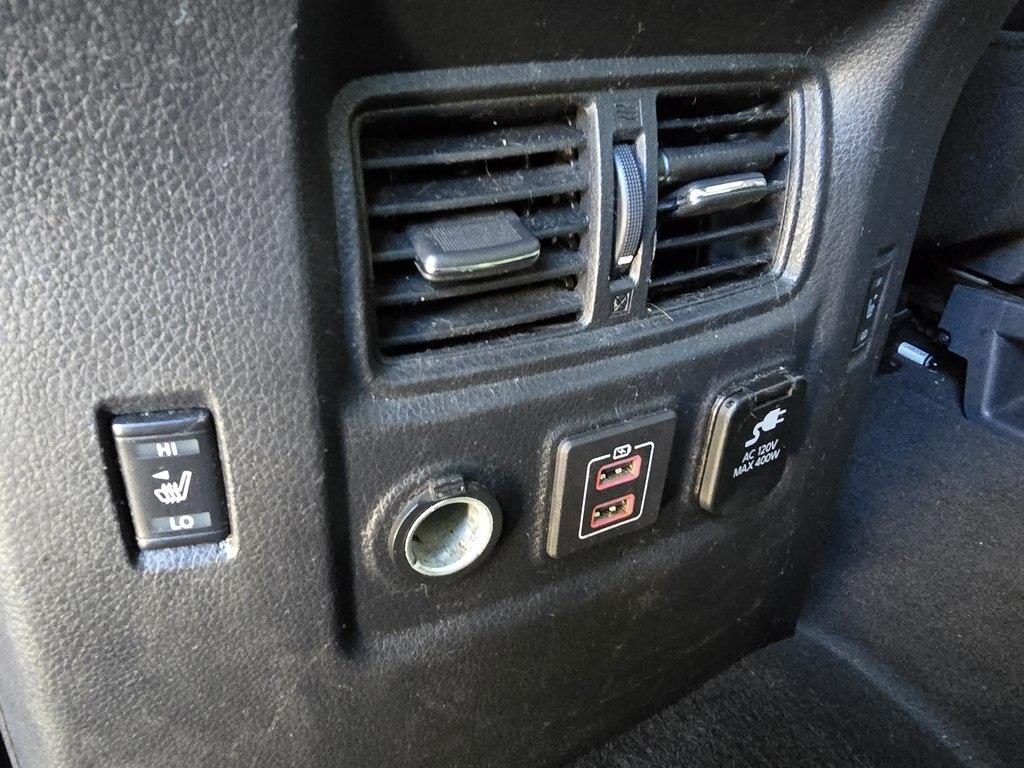 Nissan Titan photo 25