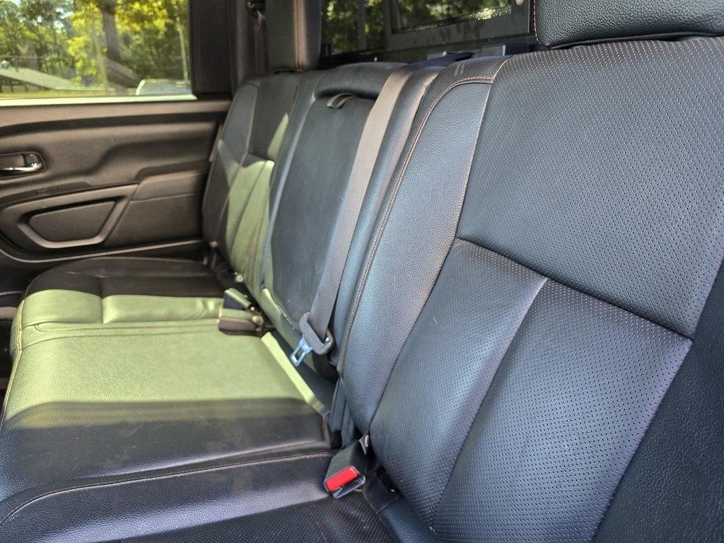 Nissan Titan photo 26