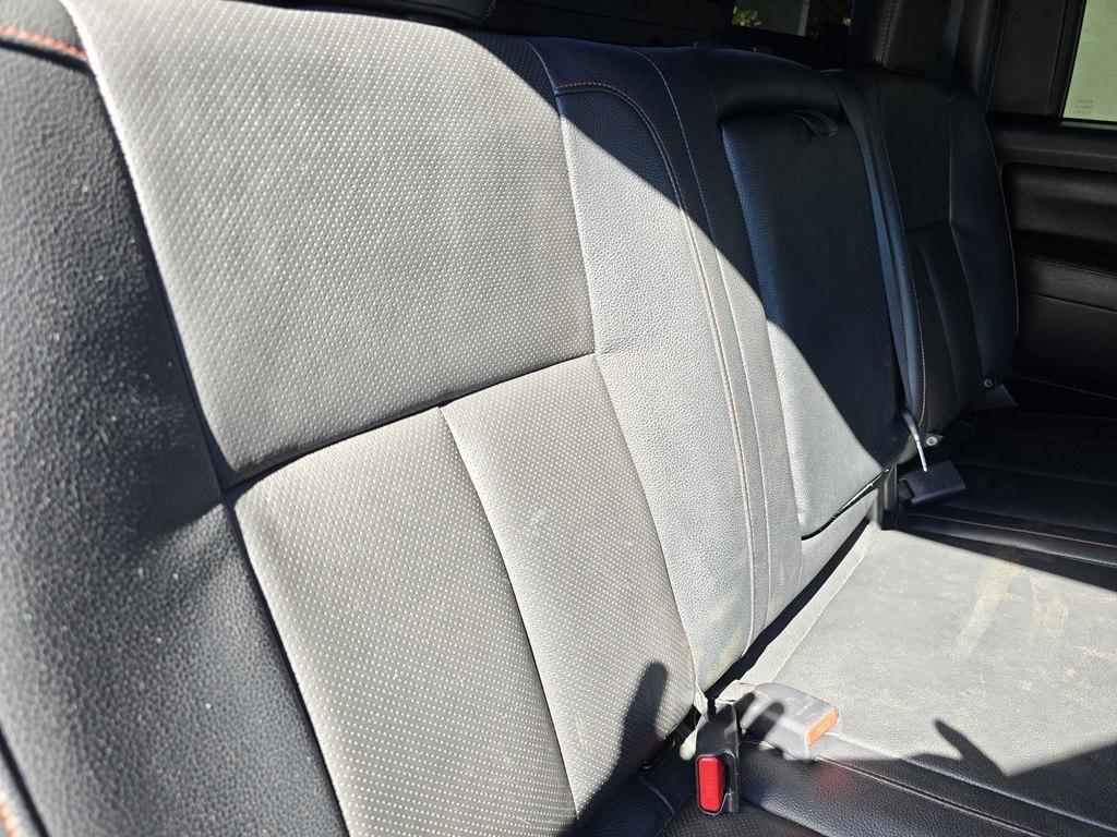 Nissan Titan photo 29