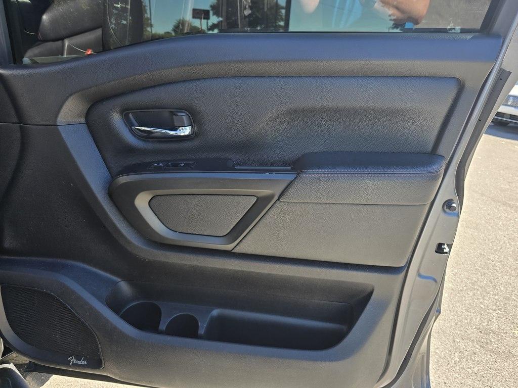 Nissan Titan photo 30