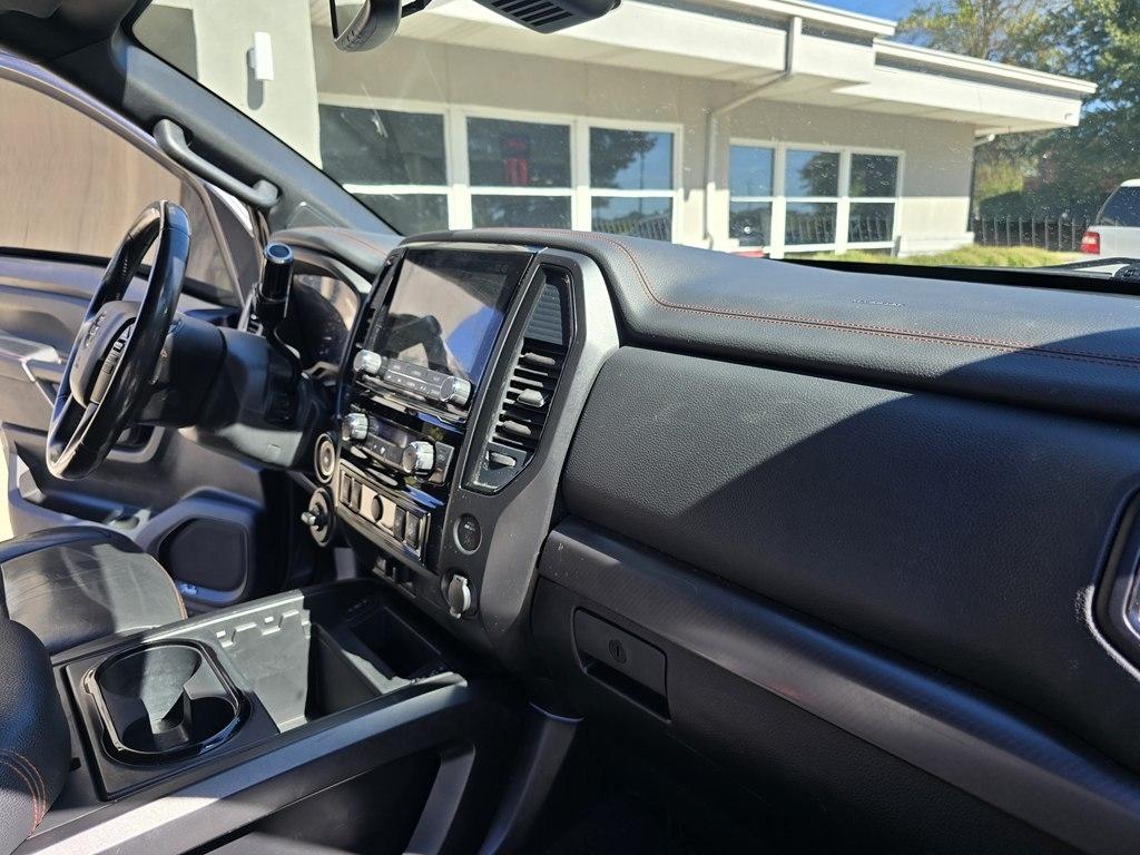 Nissan Titan photo 31