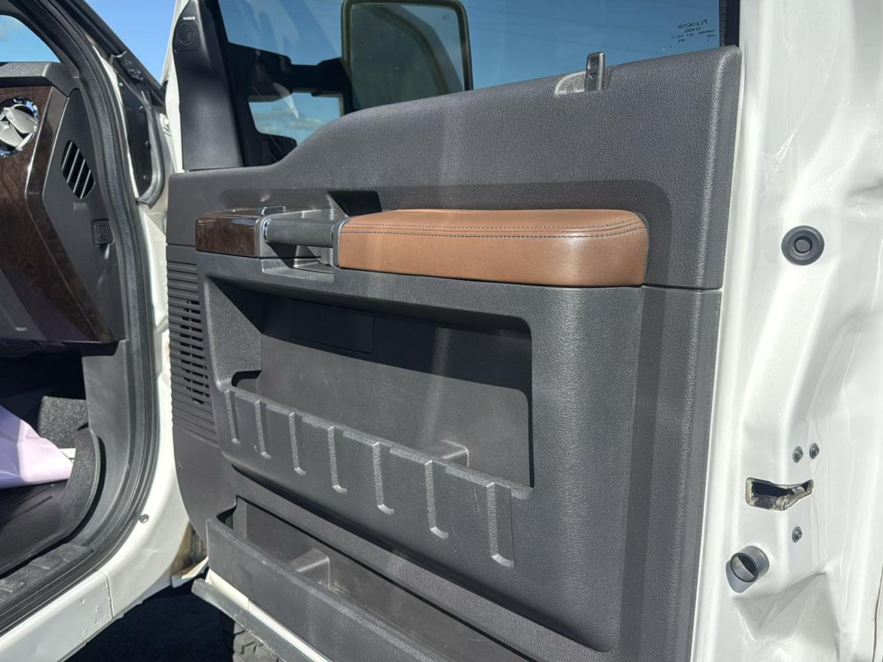 Ford F-250 SD Platinum Crew Cab 4WD 2016